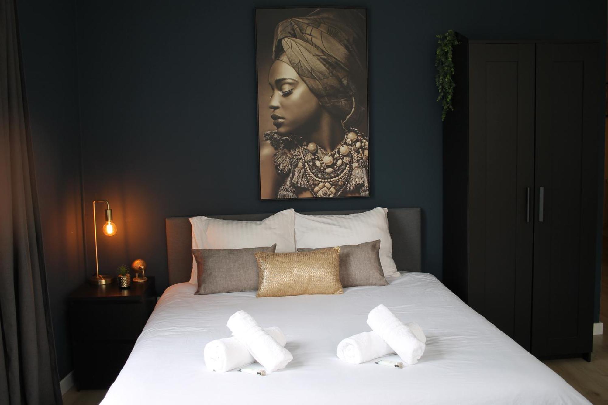 B&K Urban City Suites Тилбург Экстерьер фото