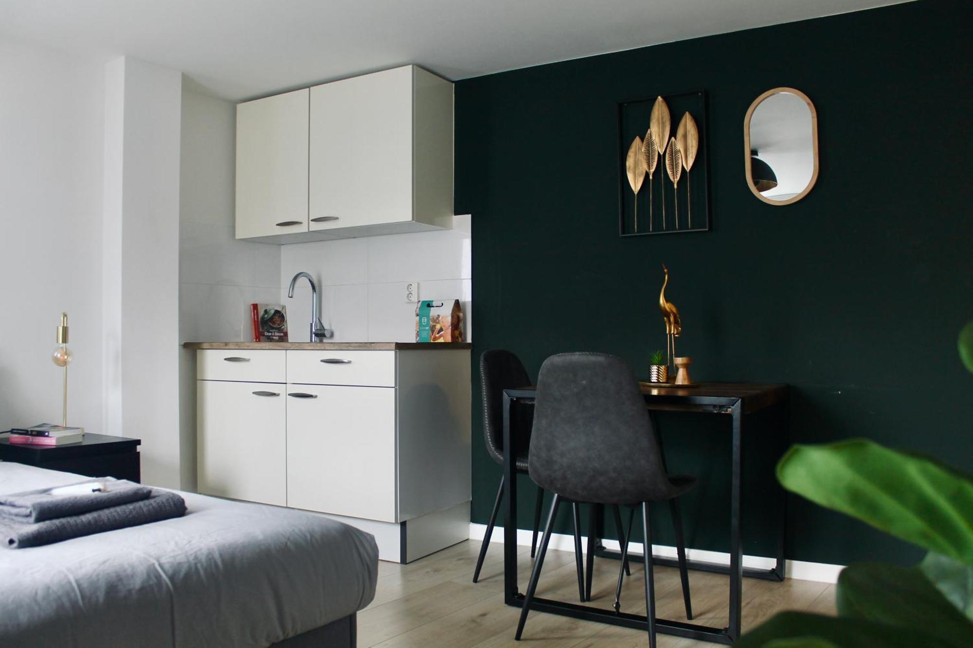 B&K Urban City Suites Тилбург Экстерьер фото