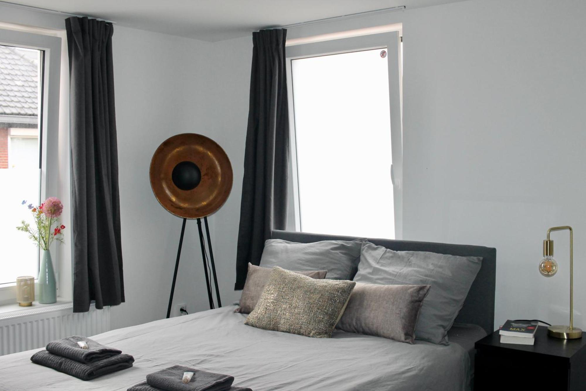 B&K Urban City Suites Тилбург Экстерьер фото