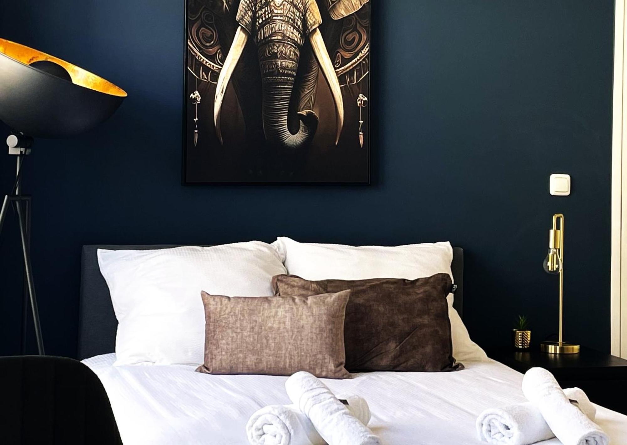 B&K Urban City Suites Тилбург Экстерьер фото