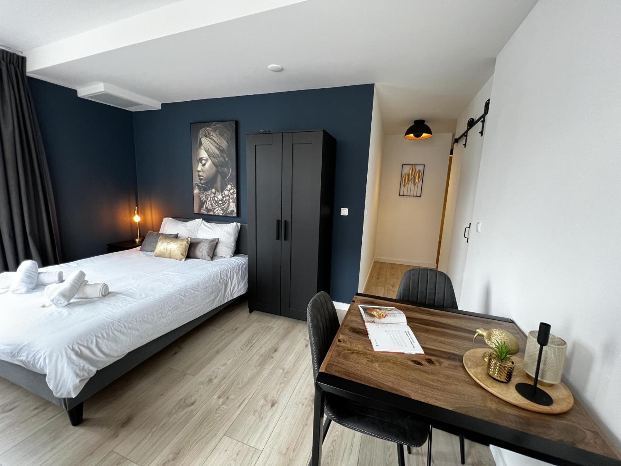 B&K Urban City Suites Тилбург Экстерьер фото
