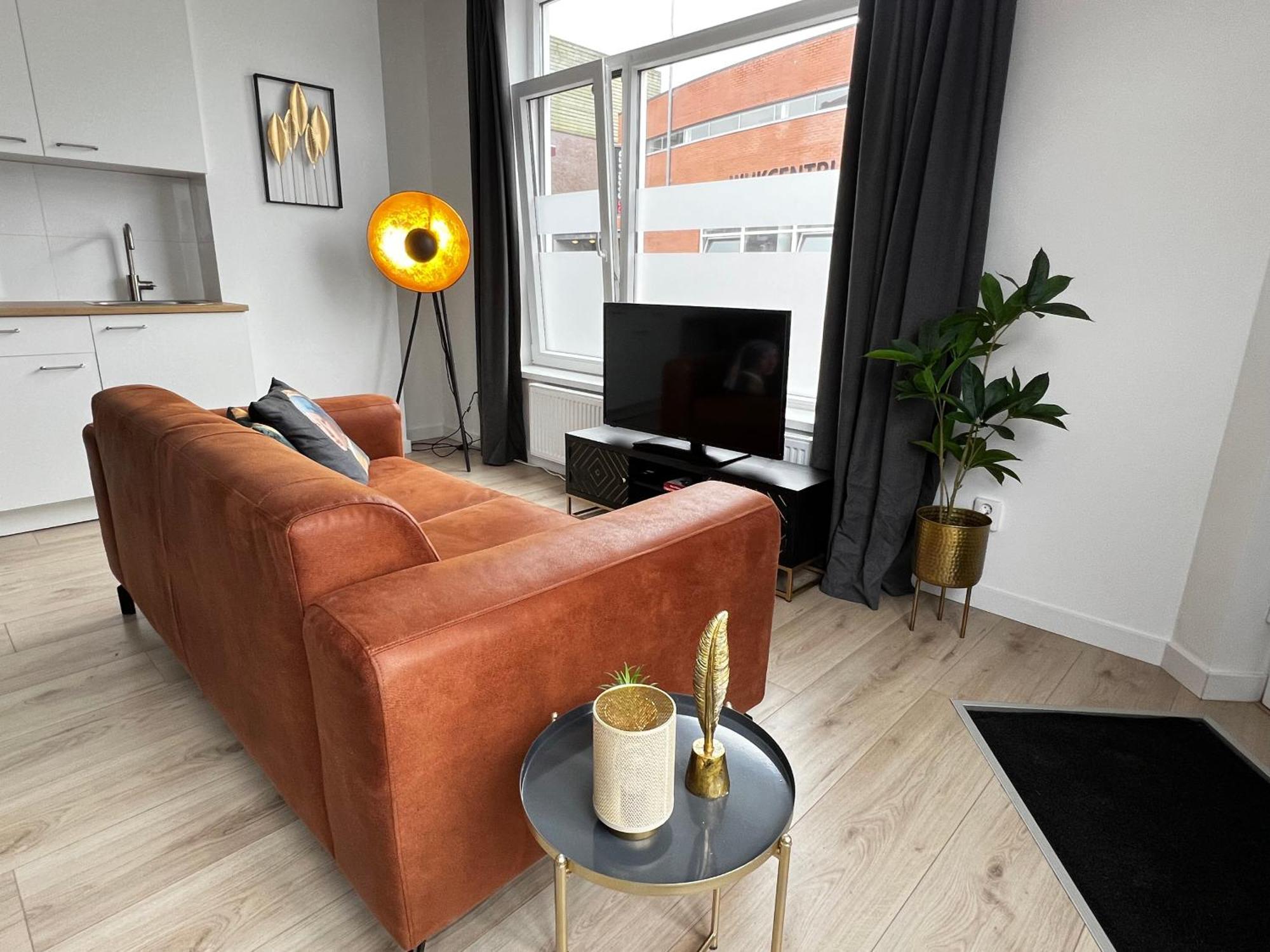 B&K Urban City Suites Тилбург Экстерьер фото