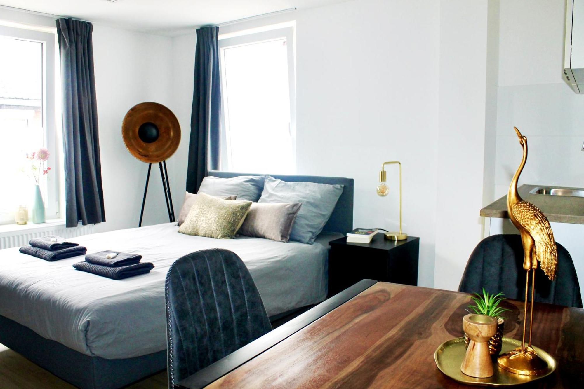 B&K Urban City Suites Тилбург Экстерьер фото