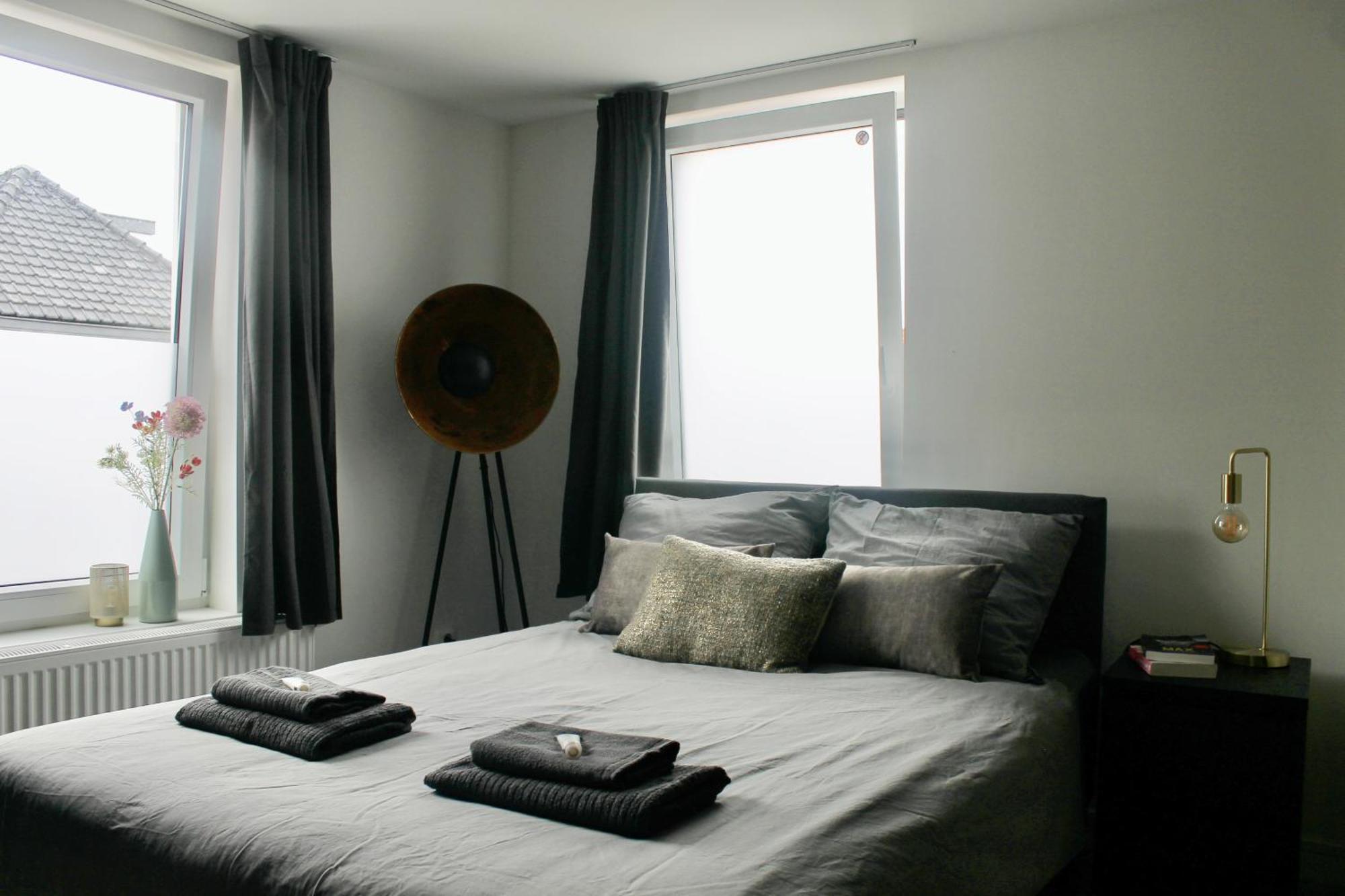 B&K Urban City Suites Тилбург Экстерьер фото